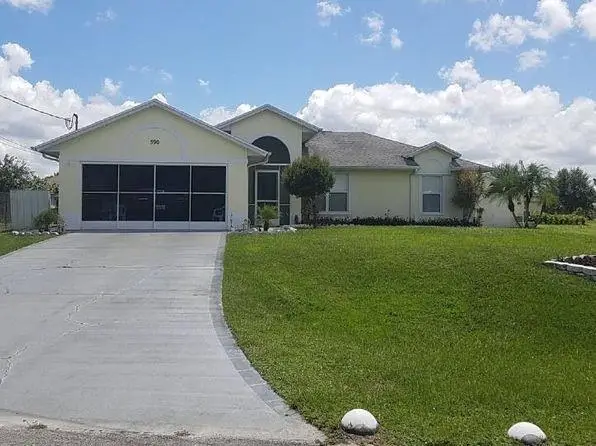 590 SW Lacroix Ave, Port St Lucie, FL 34953