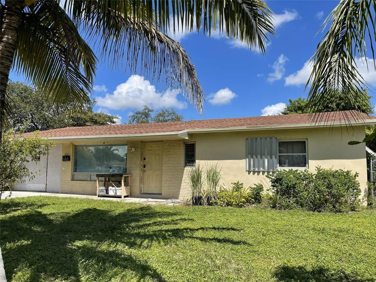 671 NW 38th St, Deerfield Beach, FL 33064 - Image #1