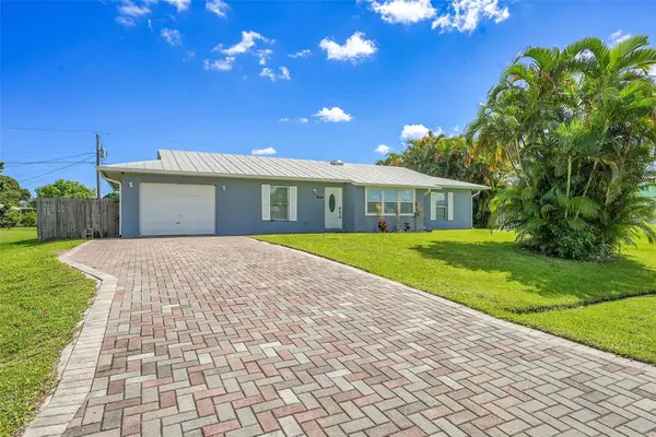 709 SW Dorchester St, Port St Lucie, FL 34983