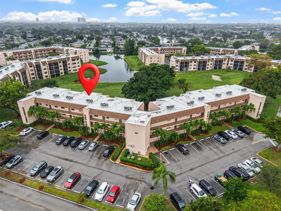 10402 Sunrise Lakes Blvd #104, Sunrise, FL 33322 - Image #2