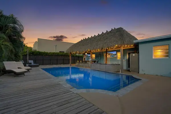 4221 NE 13th Ave, Oakland Park, FL 33334