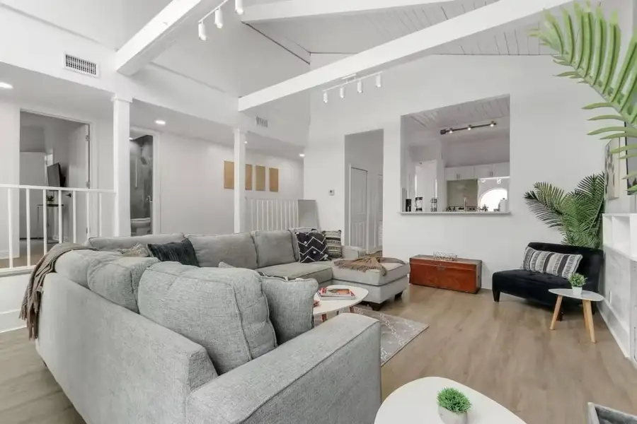 3070 NE 13th Ave, Oakland Park, FL 33334 - Image #3