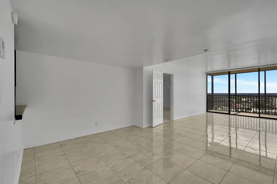 20335 W Country Club Drive #2210, Aventura, FL 33180 - Image #2