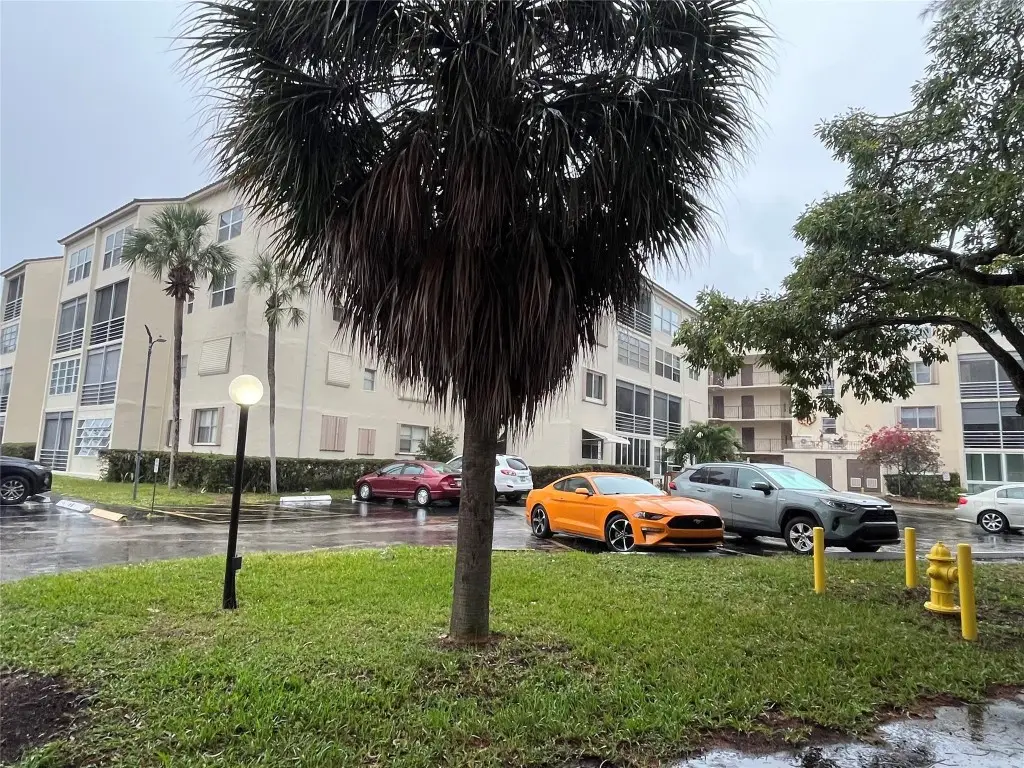 2871 Somerset Drive #105, Lauderdale Lakes, FL 33311 - Image #1