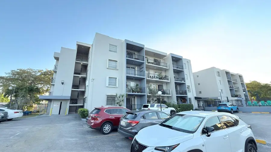 3181 SW 13th St #114, Miami, FL 33145 - Image #2