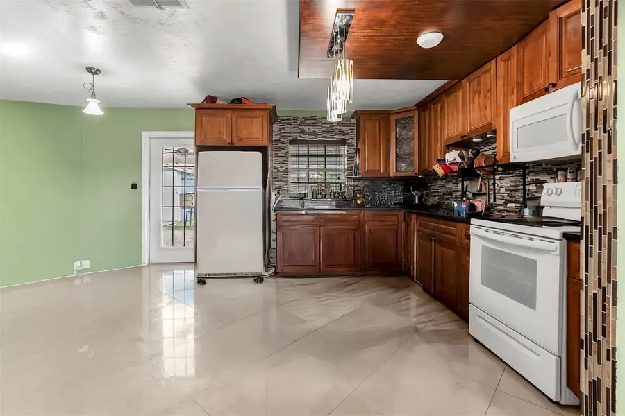 531 NE 61st St, Oakland Park, FL 33334 - Image #2