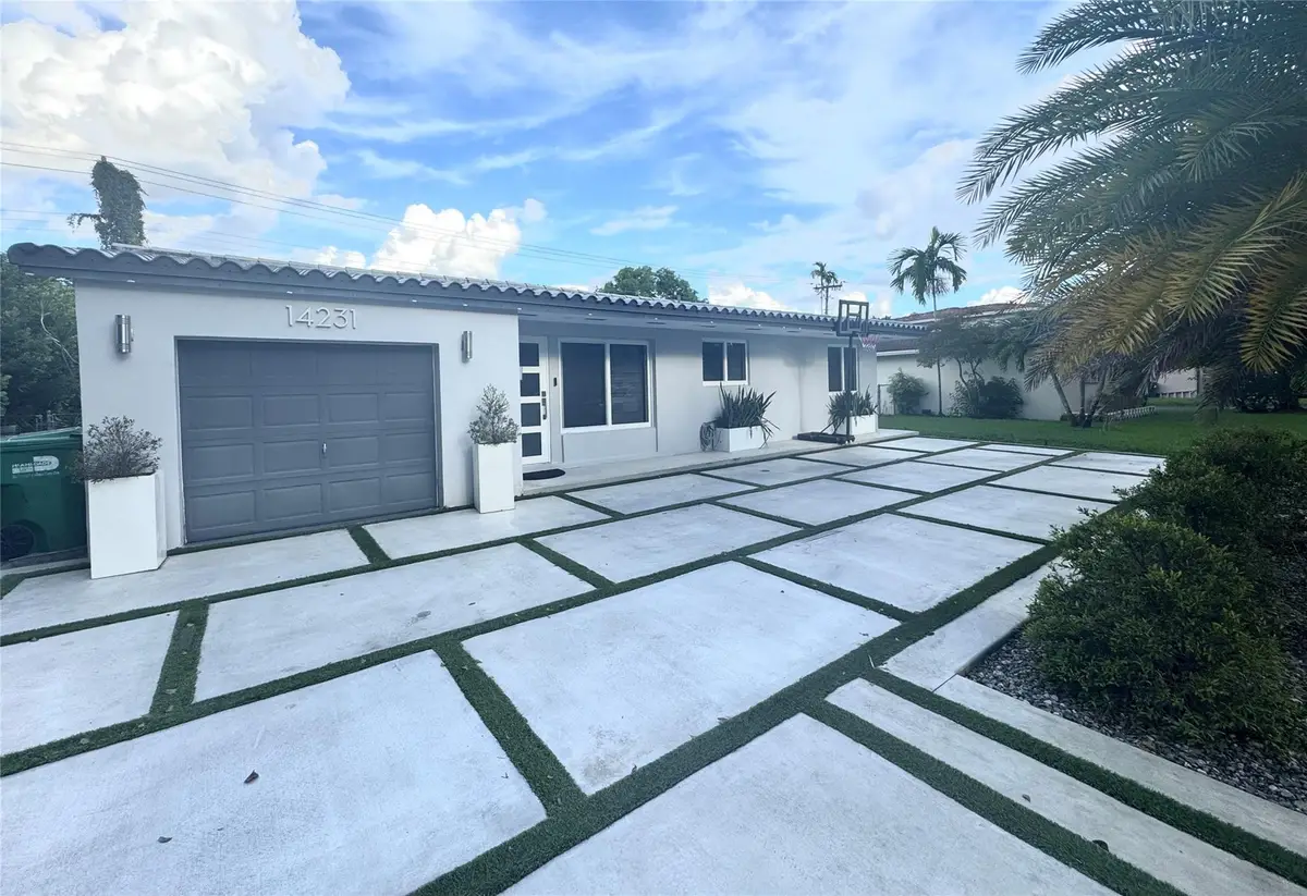 14231 Lake Candlewood Ct, Miami Lakes, FL 33014 - Image #1