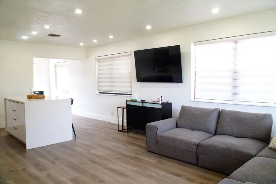 521 NW 20th Ave, Fort Lauderdale, FL 33311 - Image #3