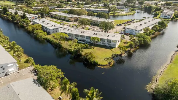 52 NE 204th St #31, Miami, FL 33179