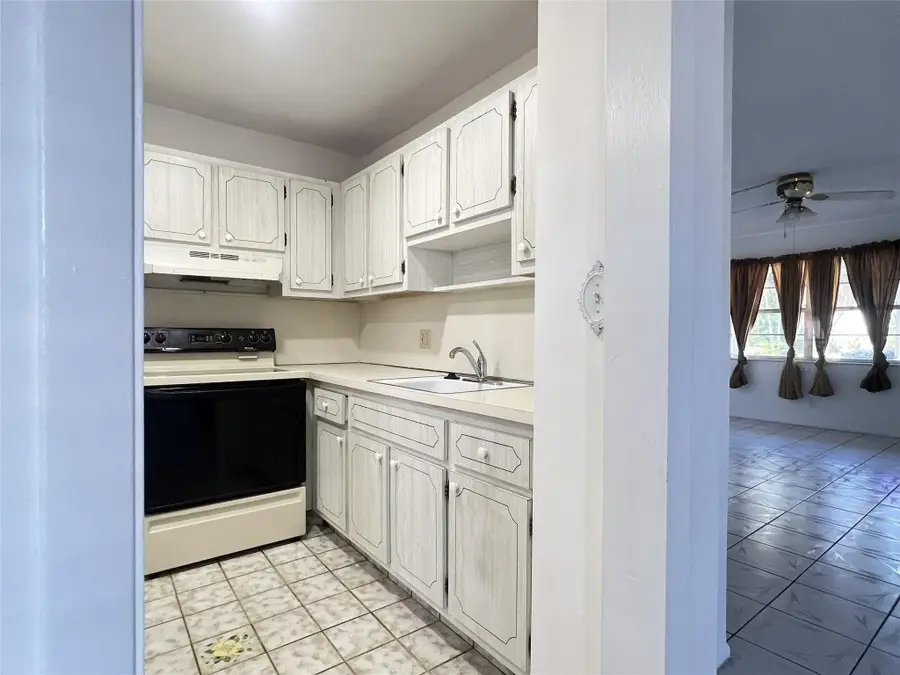 1281 NW 43rd Avenue #106, Lauderhill, FL 33313 - Image #2