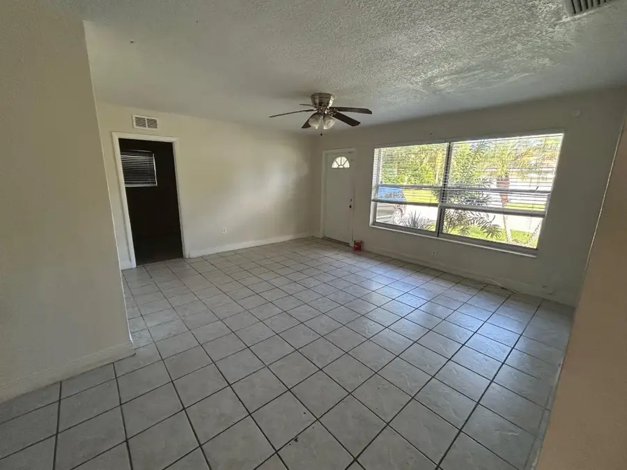 6828 NW 30th Street, Sunrise, FL 33313 - Image #3