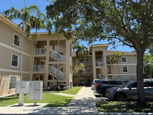 2941 Riverside Drive #303, Coral Springs, FL 33065