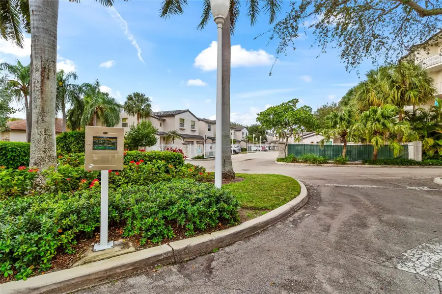 1900 Oceanwalk Ln #136, Lauderdale By The Sea, FL 33062 - Image #2