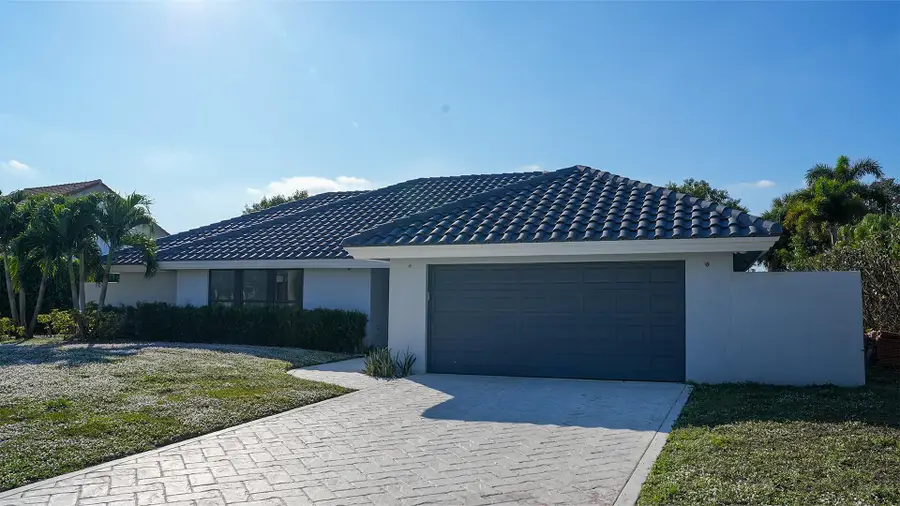 17651 Foxborough Ln, Boca Raton, FL 33496 - Image #2