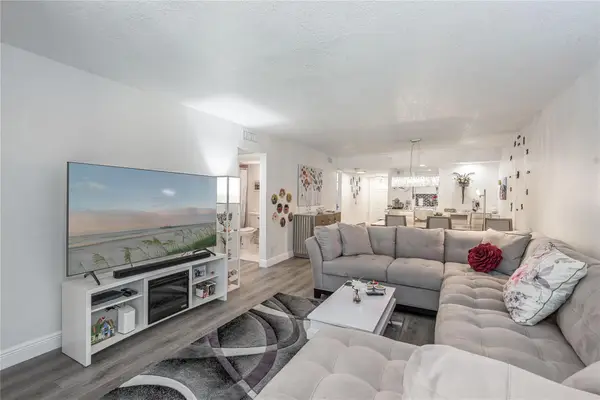 8901 S Hollybrook Blvd #201, Pembroke Pines, FL 33025