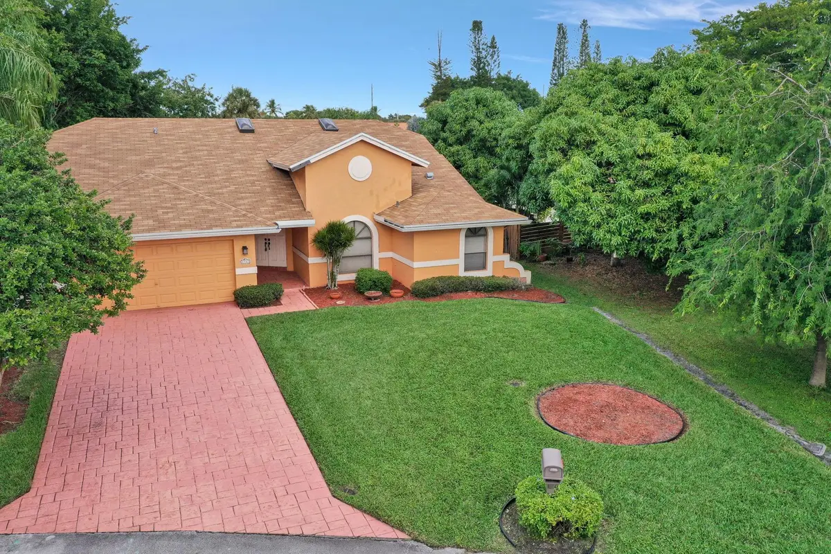 8507 NW 83rd St, Tamarac, FL 33321 - Image #1