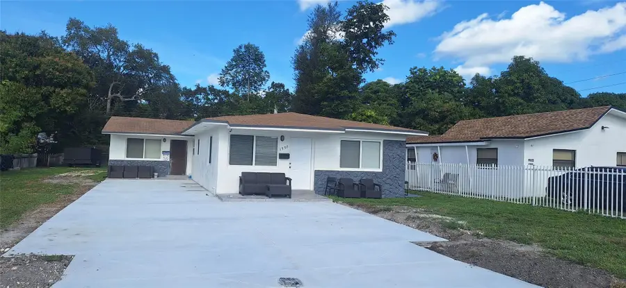 1555 NE 148th St, Miami, FL 33161 - Image #2