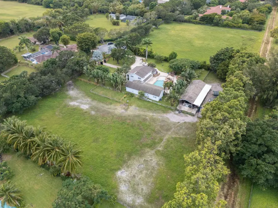 8233 Stagecoach Ln, Boca Raton, FL 33496 - Image #2