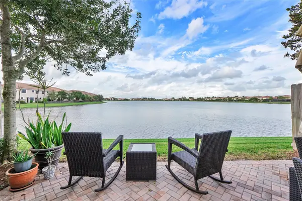 9585 Town Parc Cir N, Parkland, FL 33076