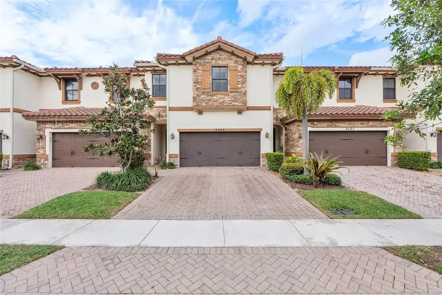 9585 Town Parc Cir N, Parkland, FL 33076 - Image #3