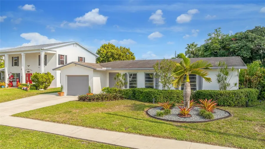 140 SW 126th Avenue, Plantation, FL 33325 - #3