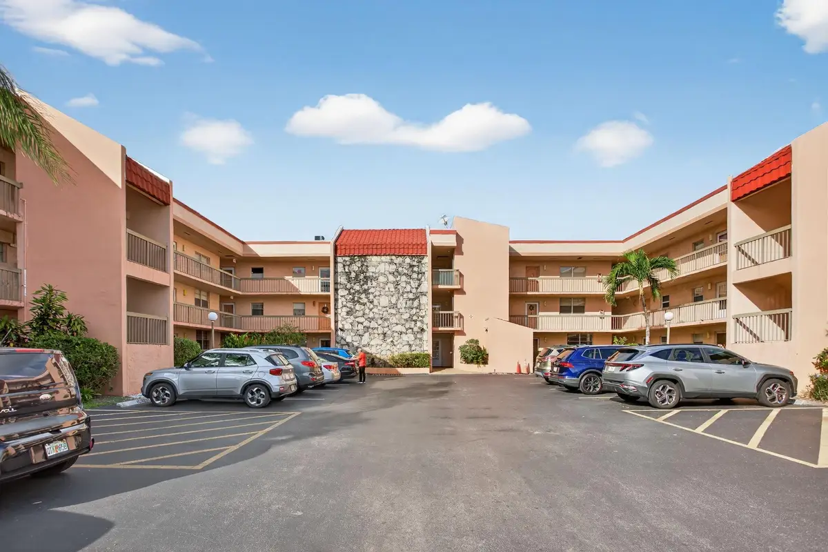 3050 Holiday Springs Blvd #108, Margate, FL 33063 - Image #1