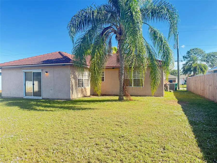 124 SW Klee Cir, Port Saint Lucie, FL 34953 - Image #3