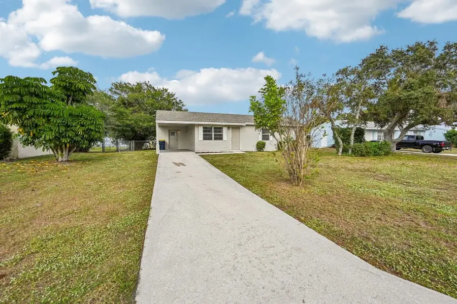 913 SE 8th Street, Stuart, FL 34994 - Image #2