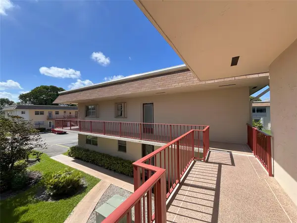 212 Oxford 400 #212, West Palm Beach, FL 33417