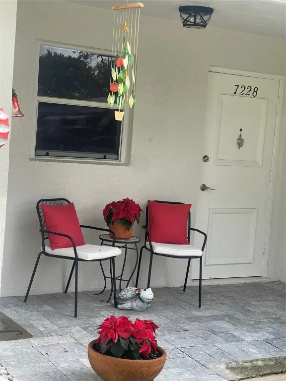 7228 W Oakridge Circle #7228, Lake Worth, FL 33462