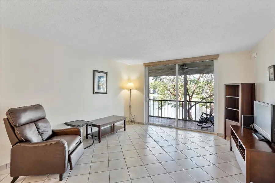 8971 S Hollybrook Boulevard #209, Pembroke Pines, FL 33025 - #3