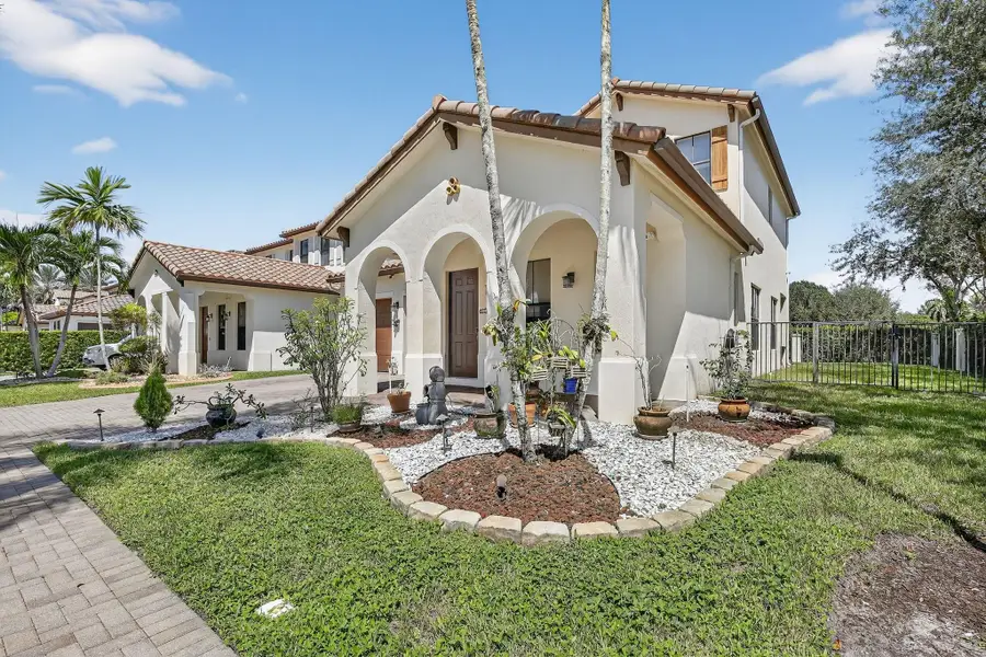 8541 NW 38th St, Cooper City, FL 33024 - Image #3