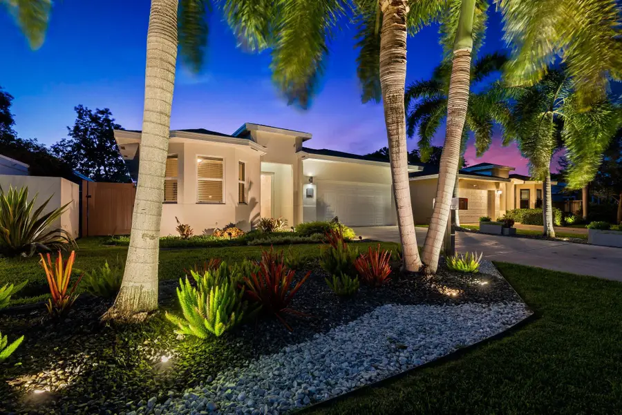 717 NE 22nd Dr, Wilton Manors, FL 33305 - Image #3