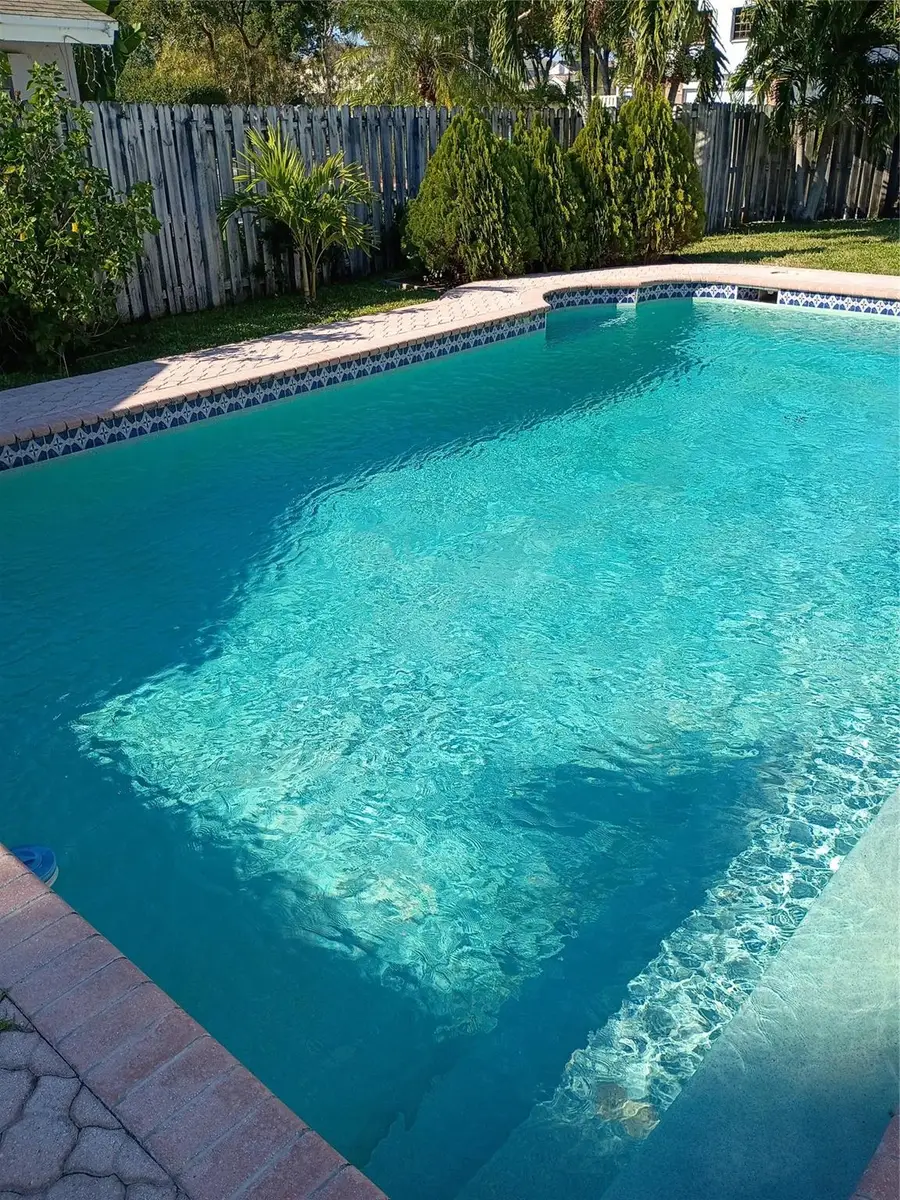 681 Pine Ridge Ter, Davie, FL 33325 - Image #2