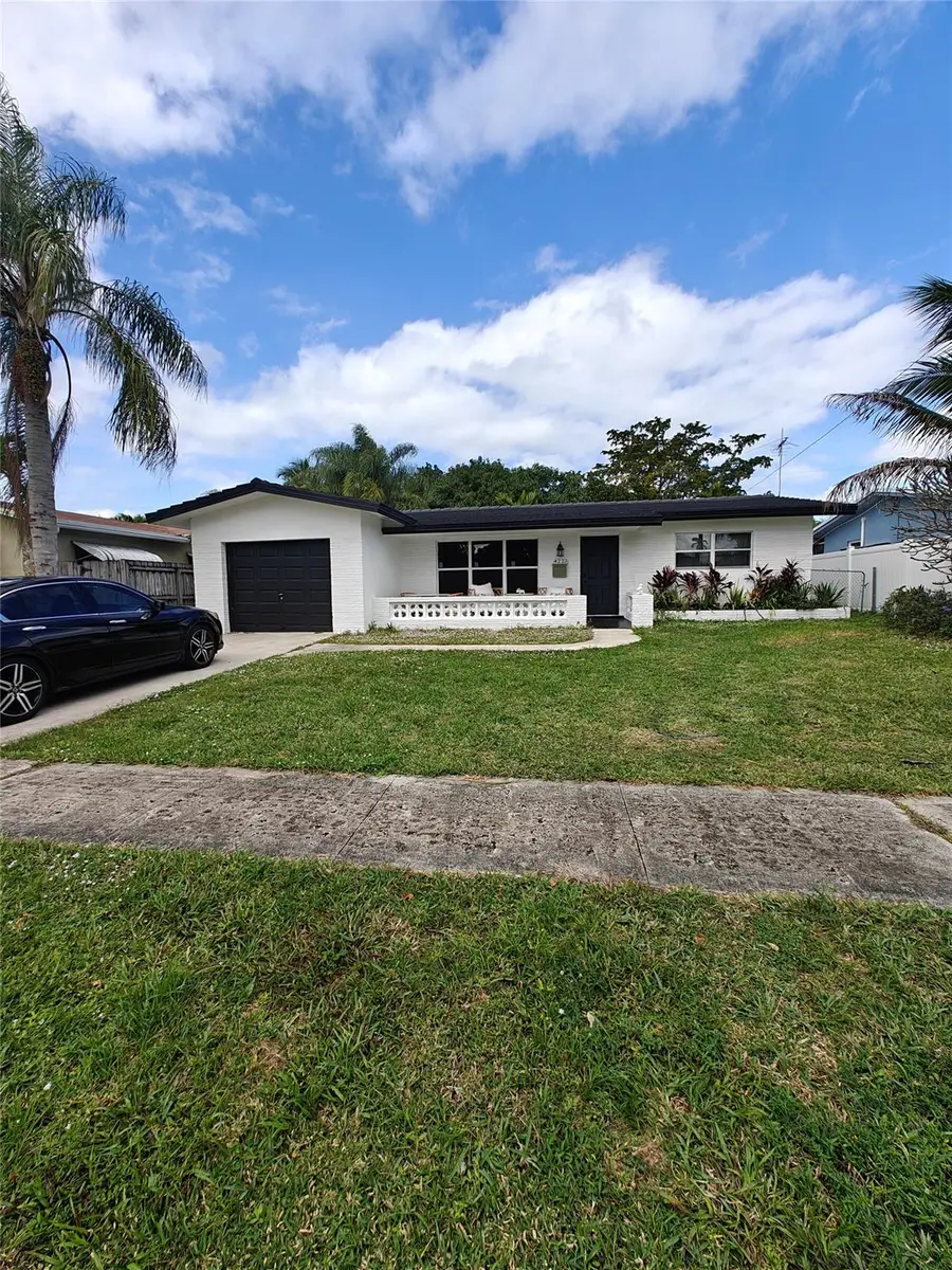 4223 Van Buren St, Hollywood, FL 33021 - Image #2