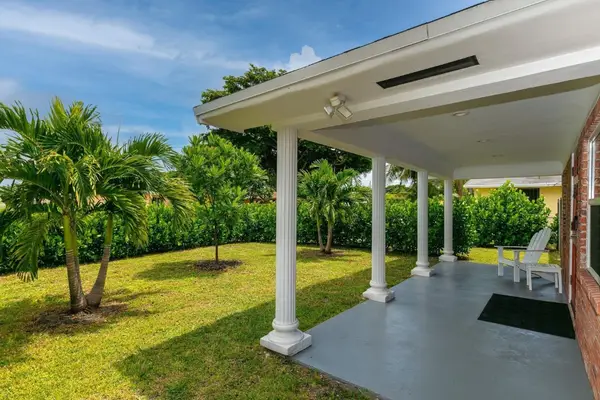 825 NE 10th Avenue, Pompano Beach, FL 33060