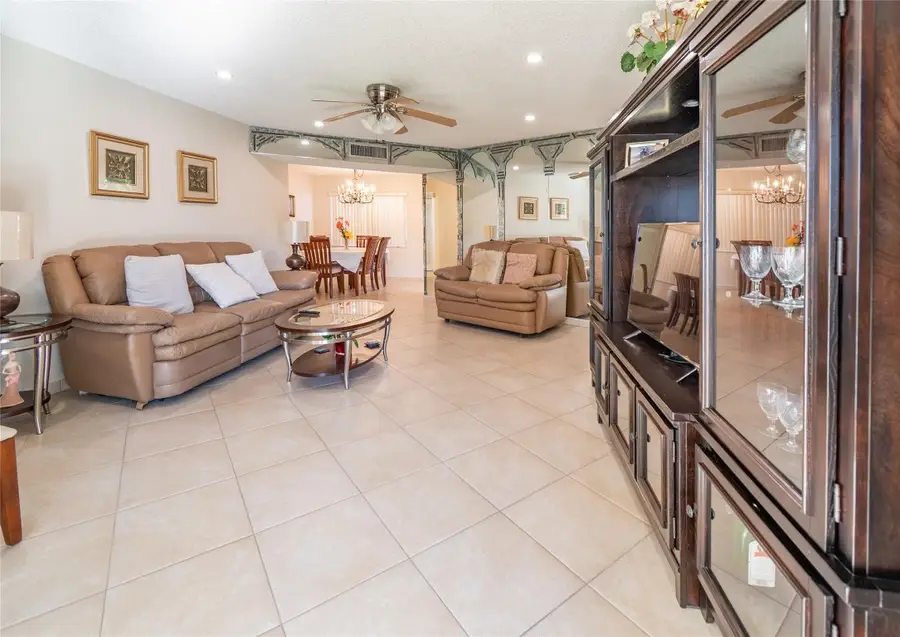 4000 NW 44th Avenue #208, Lauderdale Lakes, FL 33319 - Image #2