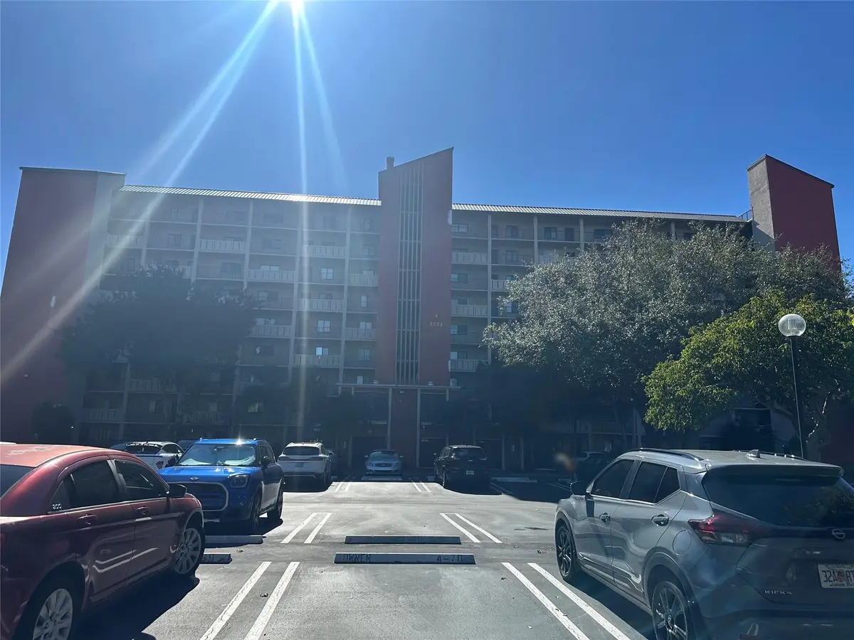 2206 S Cypress Bend Dr #305, Pompano Beach, FL 33069 - Image #1