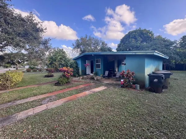 924 NW 14 Court, Fort Lauderdale, FL 33311