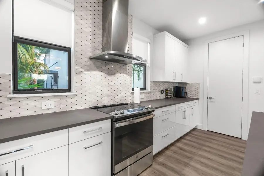 553 NE 21 #553, Wilton Manors, FL 33305 - Image #2