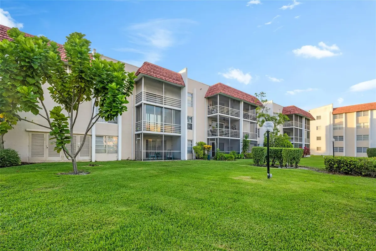 3774 Inverrary Blvd #104P, Lauderhill, FL 33319 - Image #1