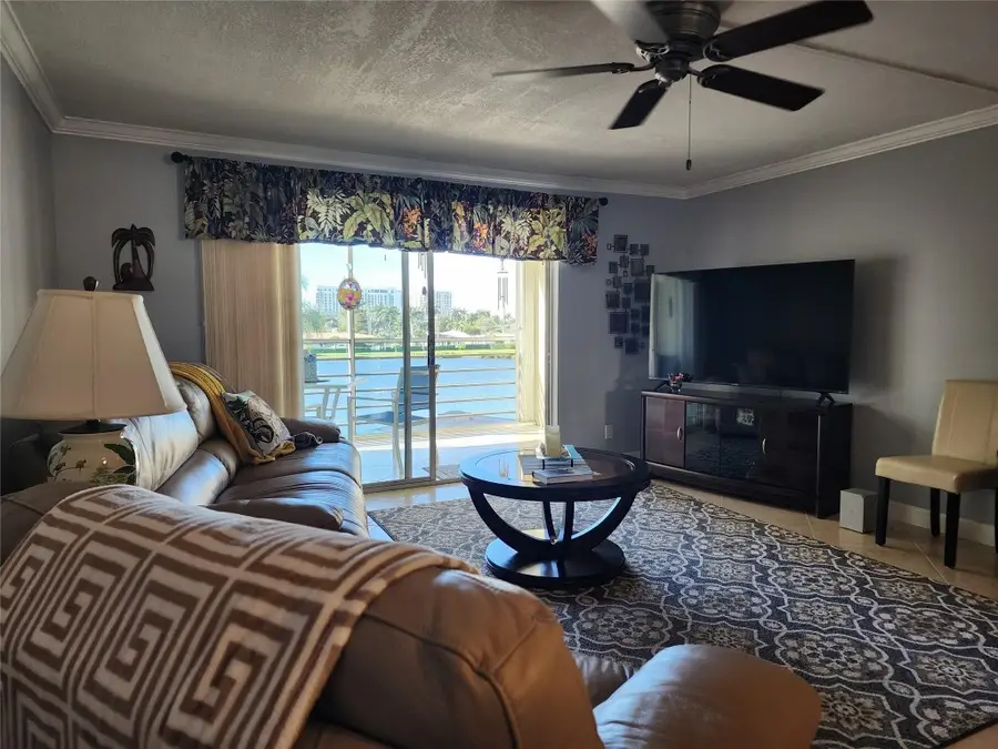 321 SE 3rd Street #302, Dania Beach, FL 33004 - Image #3