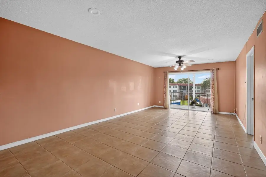 9410 N Hollybrook Lake Drive #303, Pembroke Pines, FL 33025 - Image #3