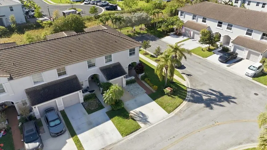 16890 SW 1st Manor #1, Pembroke Pines, FL 33027 - Image #3