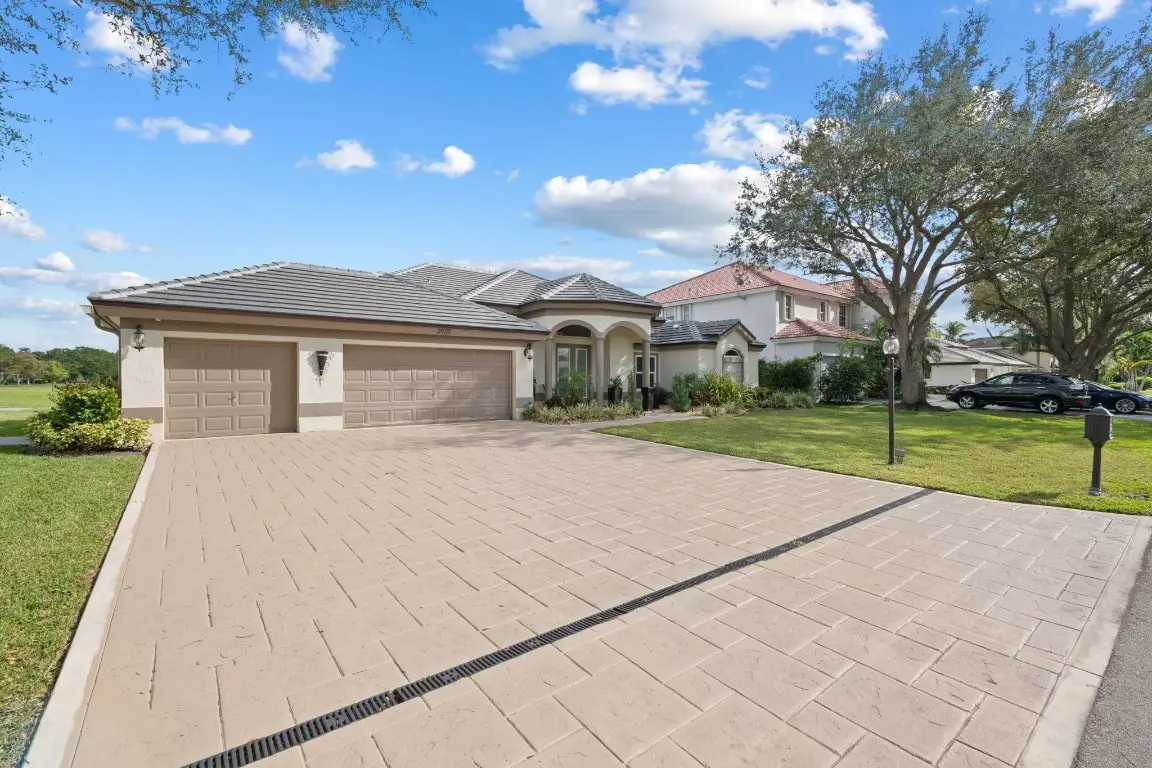 2920 Oak Tree Drive, Oakland Park, FL 33309 - Image #1