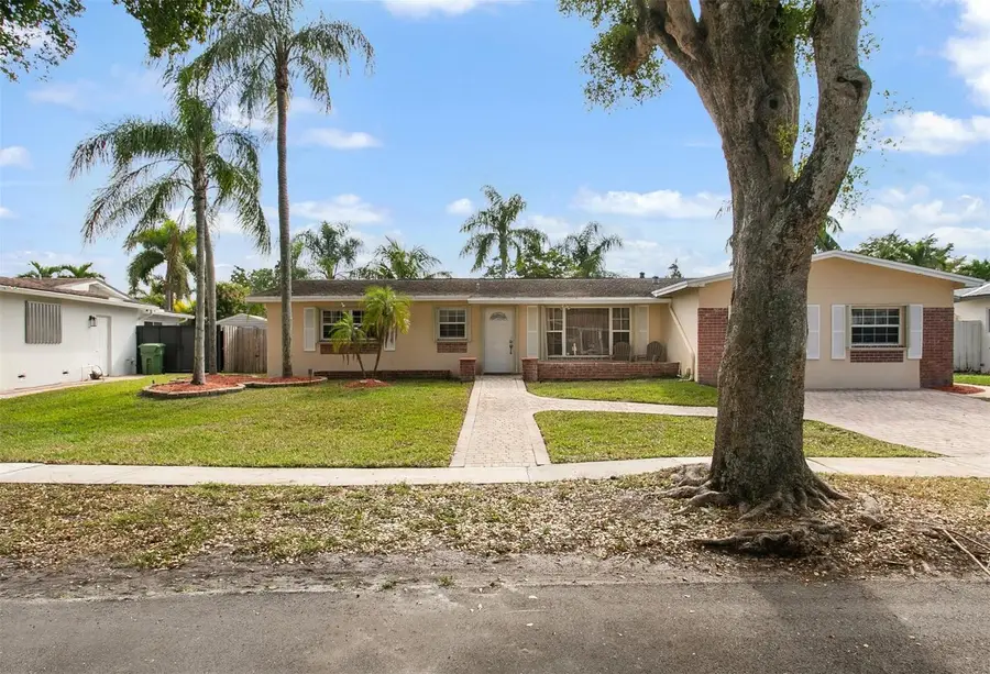 10430 NW 19th Street, Pembroke Pines, FL 33026 - Image #2