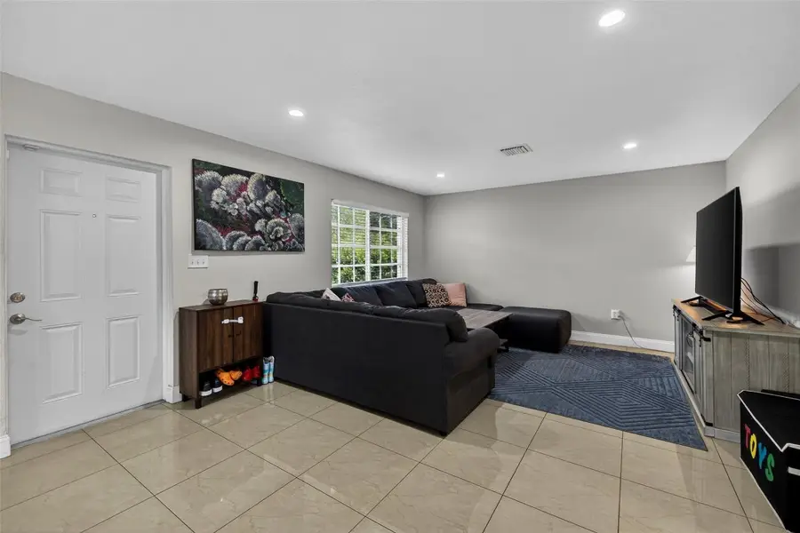 348 NW 40th Court, Oakland Park, FL 33309 - Image #2