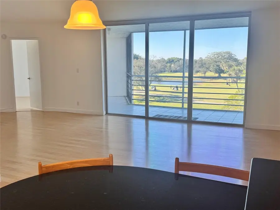 3980 Oaks Clubhouse Drive #405, Pompano Beach, FL 33069 - Image #2