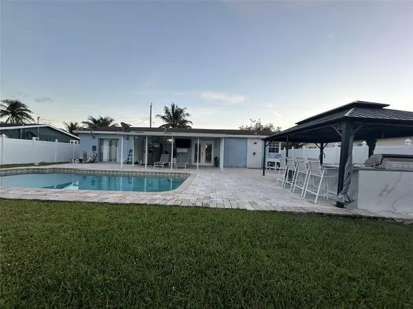 401 NW 39th Street, Deerfield Beach, FL 33064