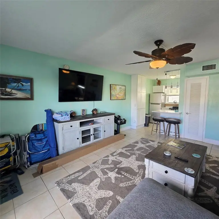 3212 NE 7th Place #4, Pompano Beach, FL 33062 - Image #2